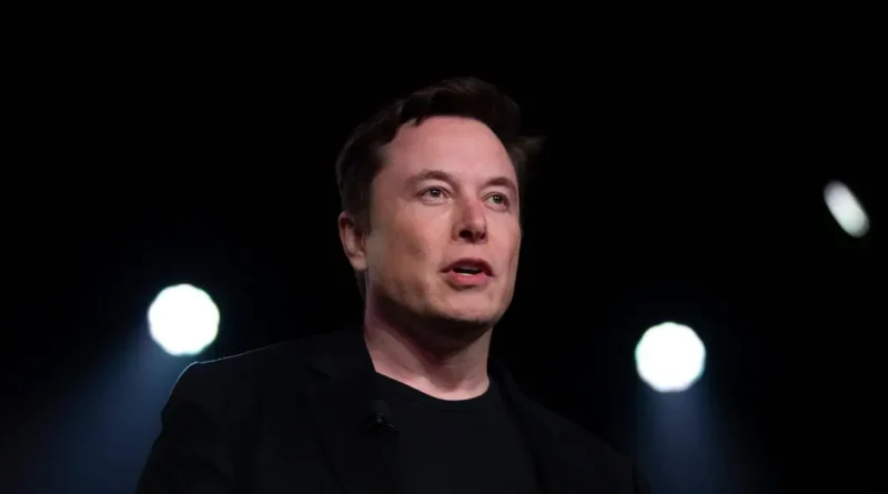 Elon Musk said we'd reach Mars in 2026. Now, he says SpaceX is building a city on the moon.