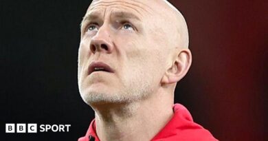 Jamie George leads England team talk