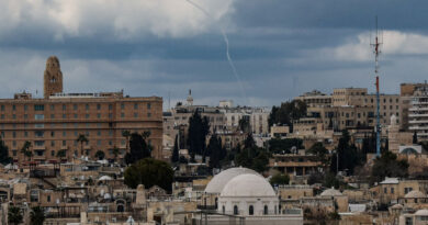 Factbox-Airlines cancel flights after US, Israel strikes on Iran