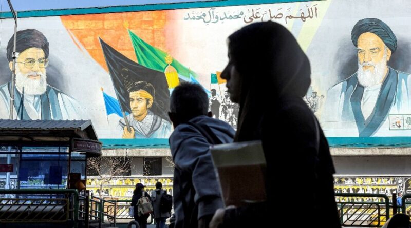 Fears of renewed conflict haunt Tehran as US issues threats