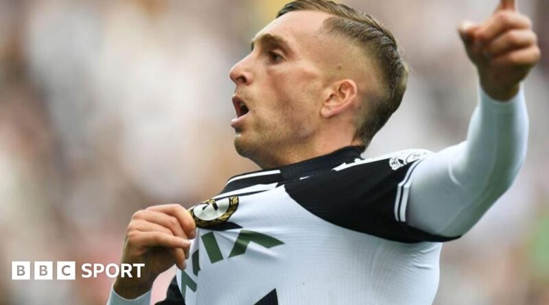 Gerard Deulofeu after tearing his anterior cruciate ligament