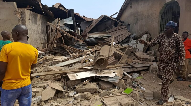 Gunmen kill over 30 people, burn homes in remote Nigeria village