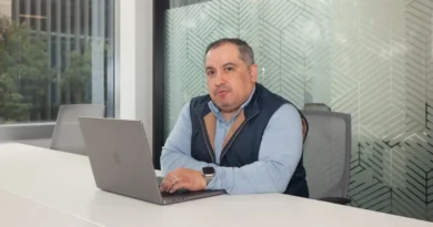 I started a business with AI and no tech background. Here's what it still can't replace.