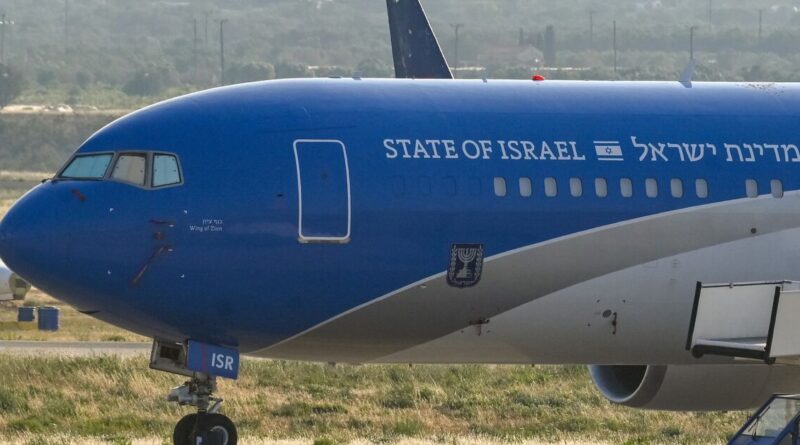 Israeli-Russian journalist removed from Netanyahu’s US flight: What to know