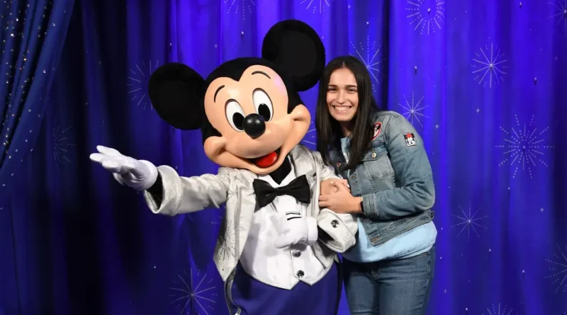 I've visited Disney World and Disneyland dozens of times. For the full Disney experience, one park is way better.