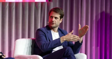 Klarna has 3,000 employees. The CEO says he expects that to be down to 2,000 employees by 2030.