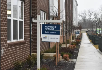 Mortgage rates are back below 6%, the lowest since 2022