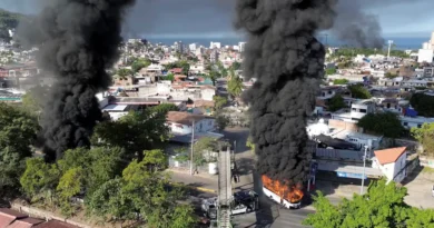 Photos show burned cars, empty streets, and airport chaos in Mexico after a cartel leader was killed