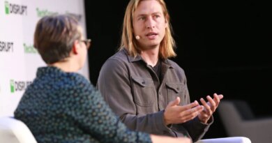 Plaid founder Zack Perret in conversation with Ingrid Lunden at TechCrunch Disrupt 2023. Ross Marlowe/TPG for TechCrunch