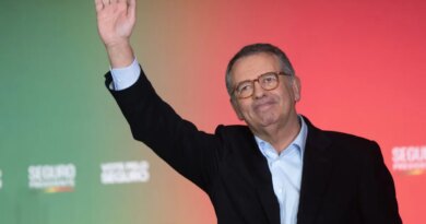 Portugal elects Socialist Party’s Seguro as president in landslide