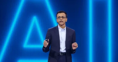 Snowflake's CEO says software giants risk becoming a 'dumb data pipe' to AI models