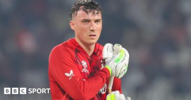 Two batting wagon wheels comparing the scoring areas of Tom Banton and his England team-mates