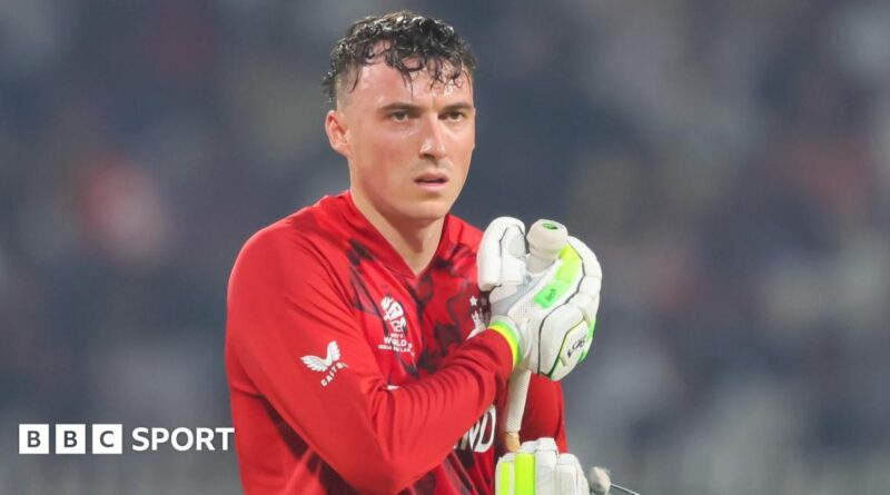 Two batting wagon wheels comparing the scoring areas of Tom Banton and his England team-mates