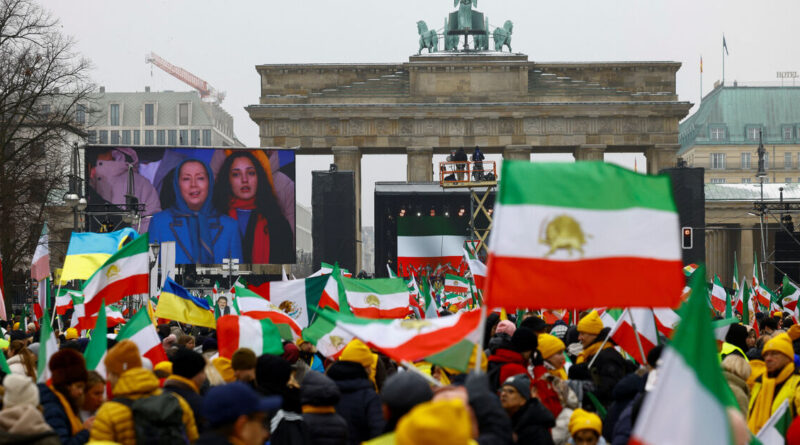 Thousands protest in Berlin in solidarity with Iranian uprisings