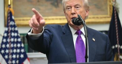 Trump warns Iran of 'very traumatic' outcome if no nuclear deal