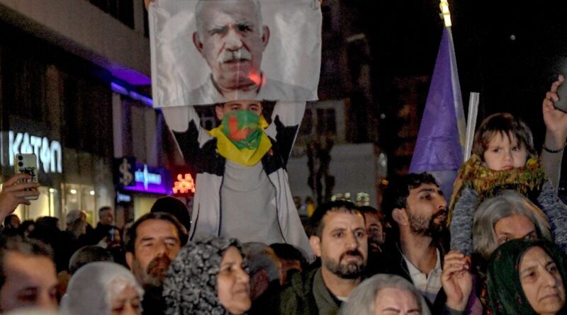 Turkey MPs back moves to 'reintegrate' former PKK fighters