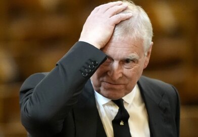 UK PM Starmer urges ex-Prince Andrew to cooperate in Epstein files probe
