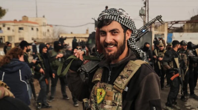 US transfers ISIL detainees to Iraq as northeast Syria base draws down