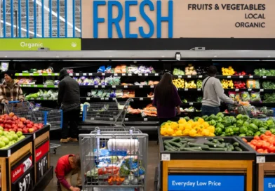 Walmart cracks into the $1 trillion club