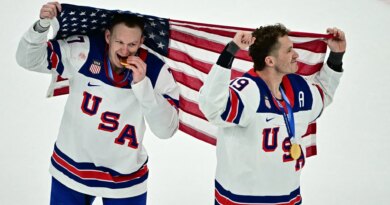 White House post after US hockey win over Canada stirs controversy