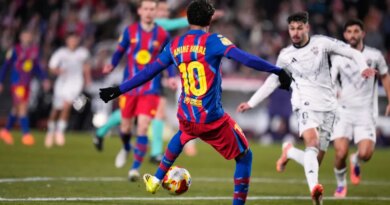 Lamine Yamal in action.