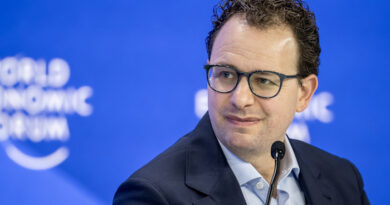 Anthropic chief back in talks with Pentagon about AI deal