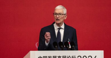 Apple CEO praises China partners as Beijing applies pressure | Fortune