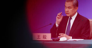 China's foreign minister urges early peace talks in call with Iranian counterpart