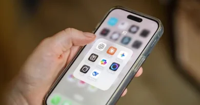 Claude hits No. 1 on App Store as ChatGPT users defect in show of support for Anthropic's Pentagon stance