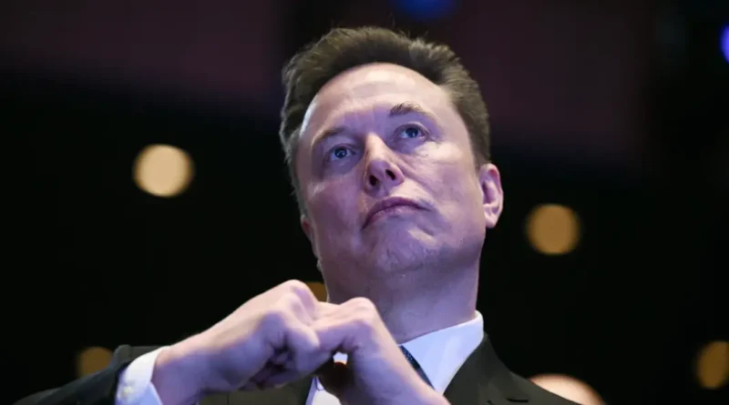 Elon Musk offers to pay the salaries of TSA agents