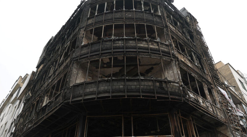 Fearing economic collapse after war, Iran cracks down on dissent