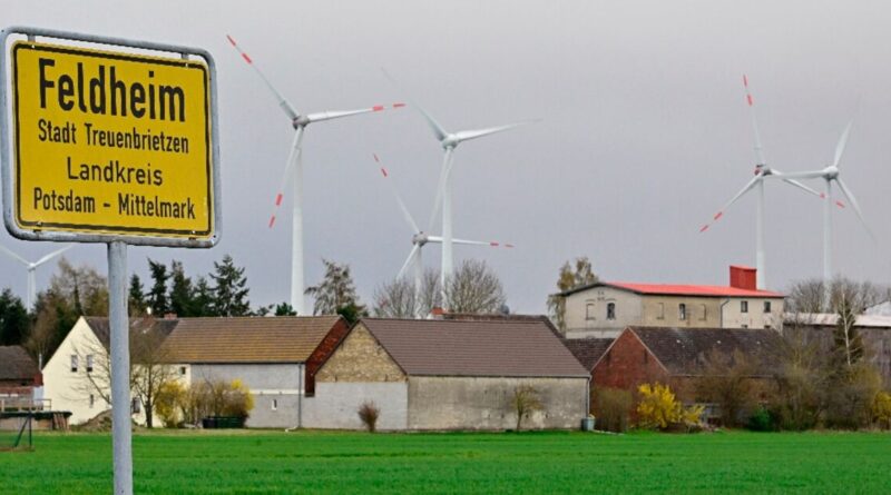 German 'green village' rides out Mideast energy storm