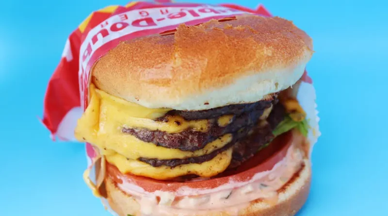 I tried the biggest burgers at 5 fast-food chains and ranked them from worst to best
