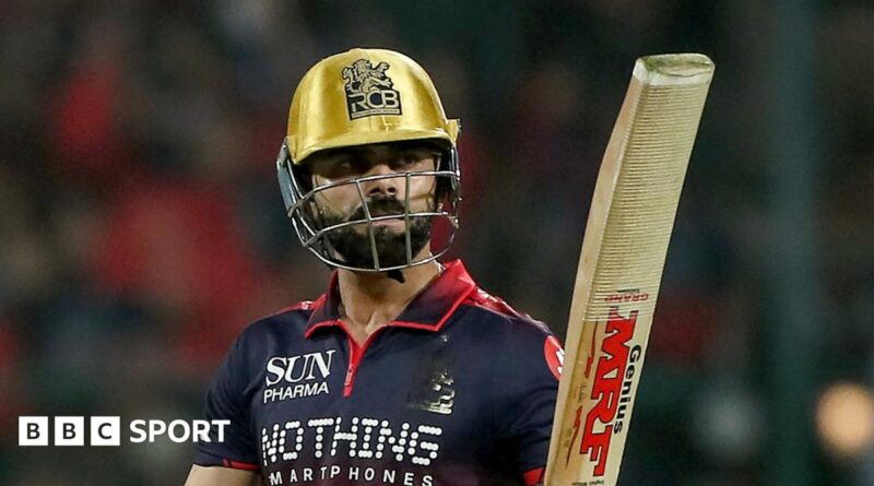 Virat Kohli salutes the crowd during Royal Challengers Bengaluru's win over Sunrisers Hyderabad