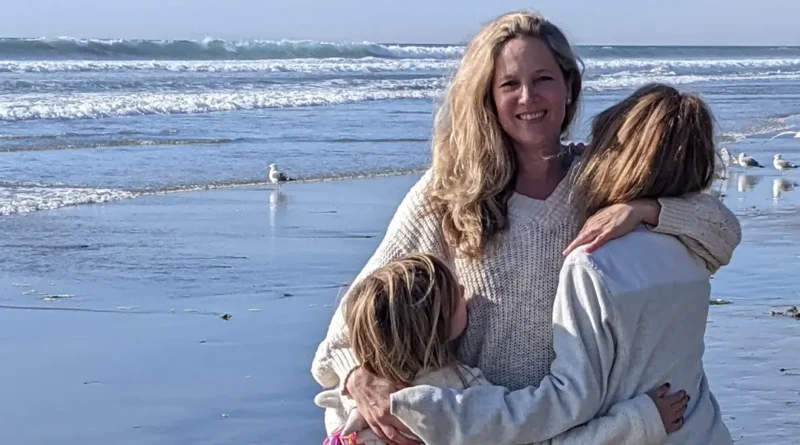 I'm a British mom in the US who only connected with other Brits. Now, in my 50s, my closest friends are American.