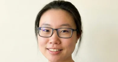 I'm an Amazon tech lead who got promoted by building AI products. Here are my top vibe coding tips.