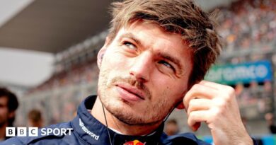 Oliver Bearman's damaged Haas is lifted on to a recovery truck at the Japanese Grand Prix