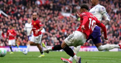 Manchester United beat Aston Villa 3-1  to tighten hold on third place
