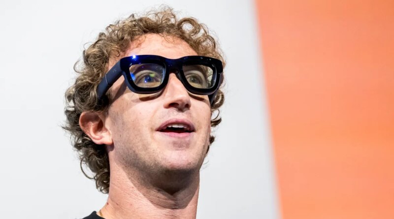 Mark Zuckerberg wearing smart glasses