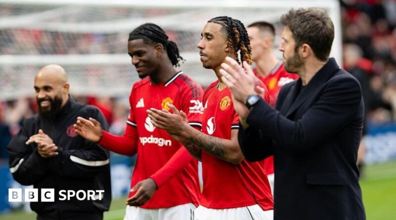 Manchester United bench
