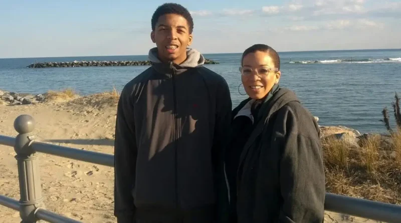 My son and I built a successful bow tie business on Amazon together. We had to shut it down to save our relationship.