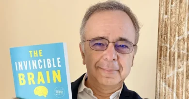 Neurologist doesn't think AI will make people dumber, and shares how to stay sharp in the AI era