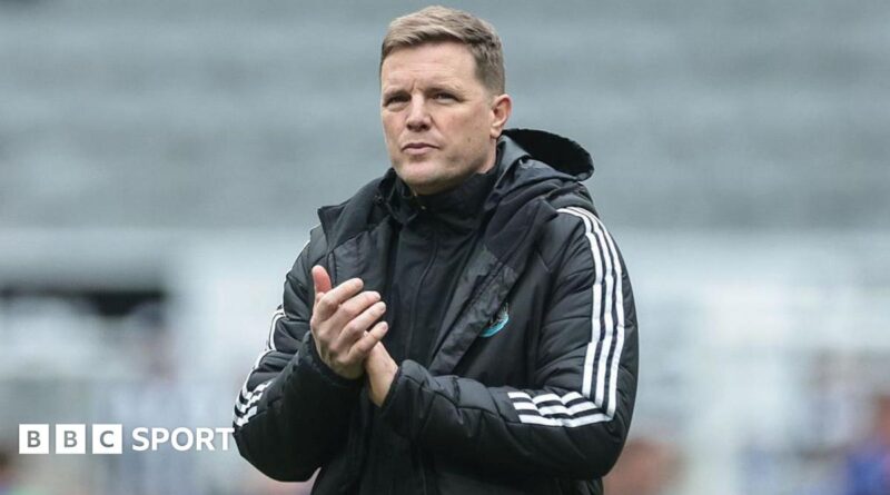 Eddie Howe applauds Newcastle United supporters after the defeat against Sunderland at St James' Park on 22 March 2026