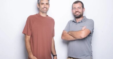 Niv-AI founders Tomer Timor and Edward Kizis.