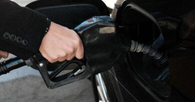 Oil eases, equities rise as market focuses on Strait of Hormuz