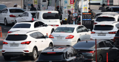 Oil pares gains but still on track for record surge as Iran war escalates