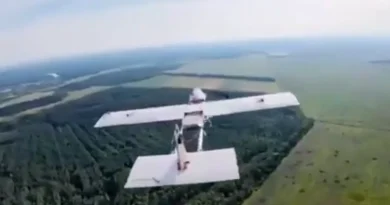 Russia loaded its cheap 'Molniya' strike drones with extra batteries and high-def cameras, turning them into recon tools