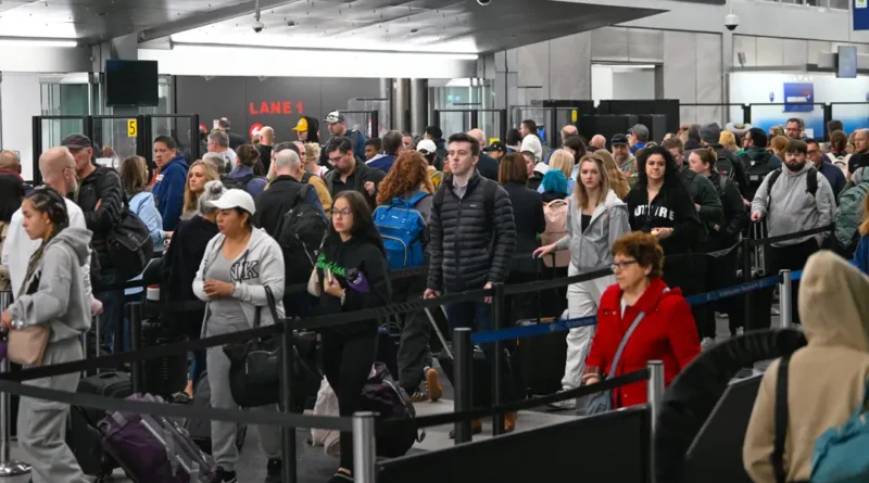 TSA delays: Which airports have long lines, and how to check the wait time