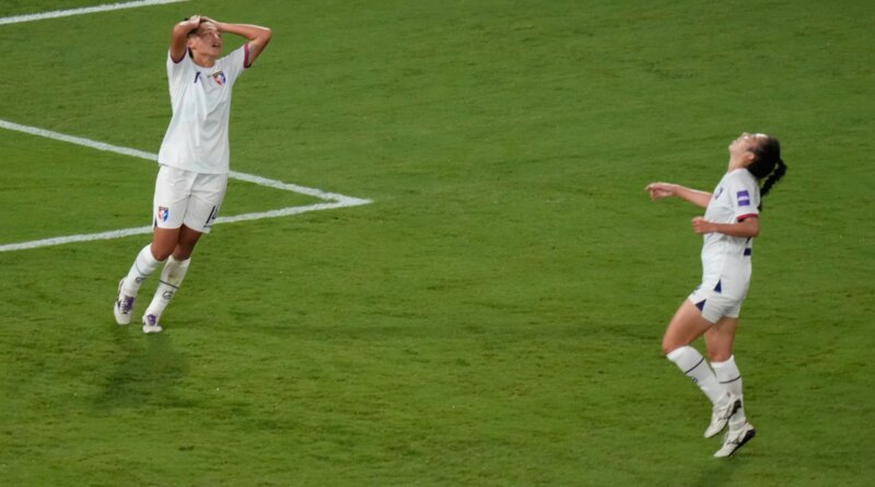 Taiwan cheering row overshadows China quarterfinal at Asian Cup