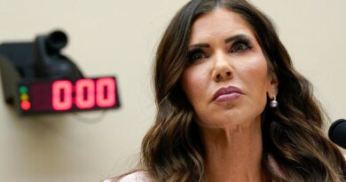 Trump to replace Homeland Security chief Kristi Noem with Markwayne Mullin
